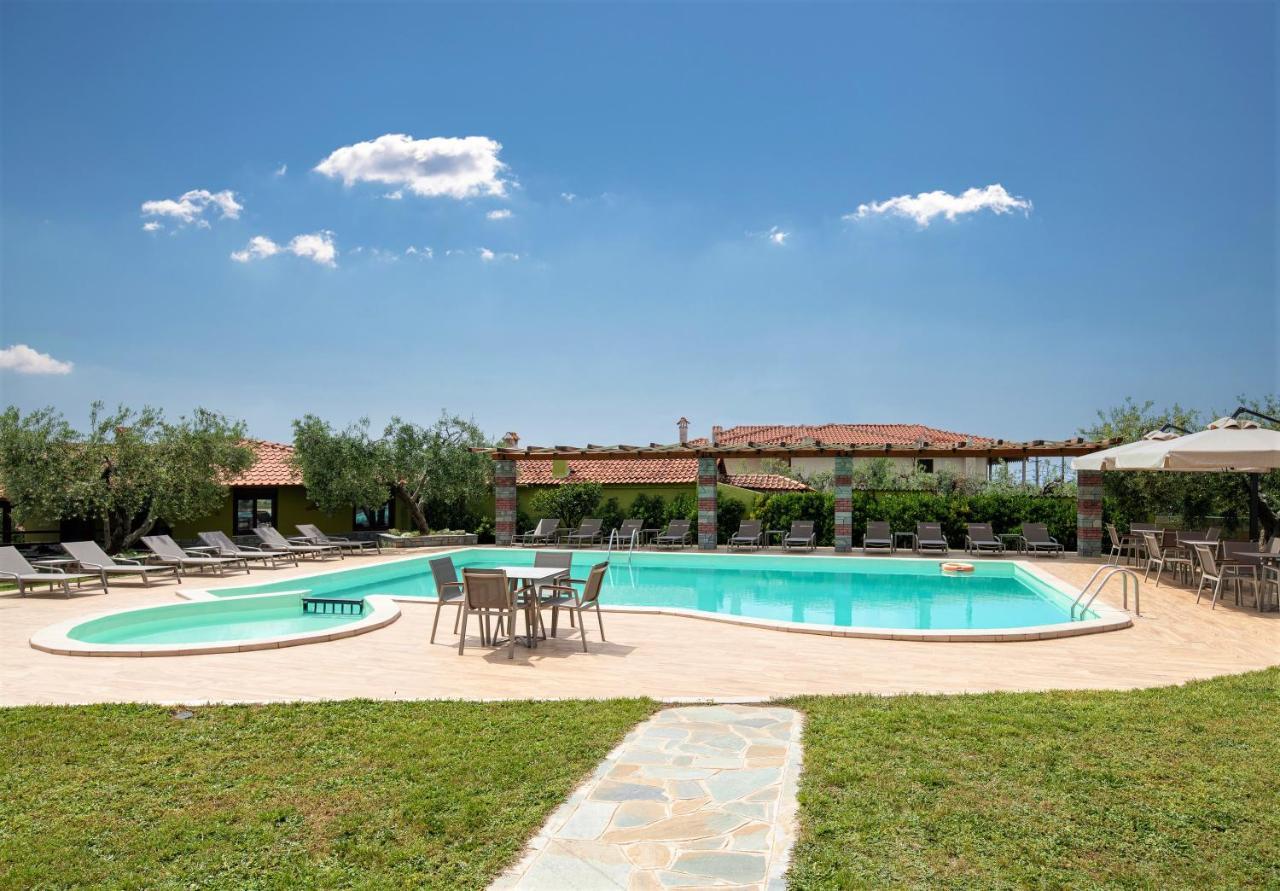 Sunday Resort Gerakini Bagian luar foto