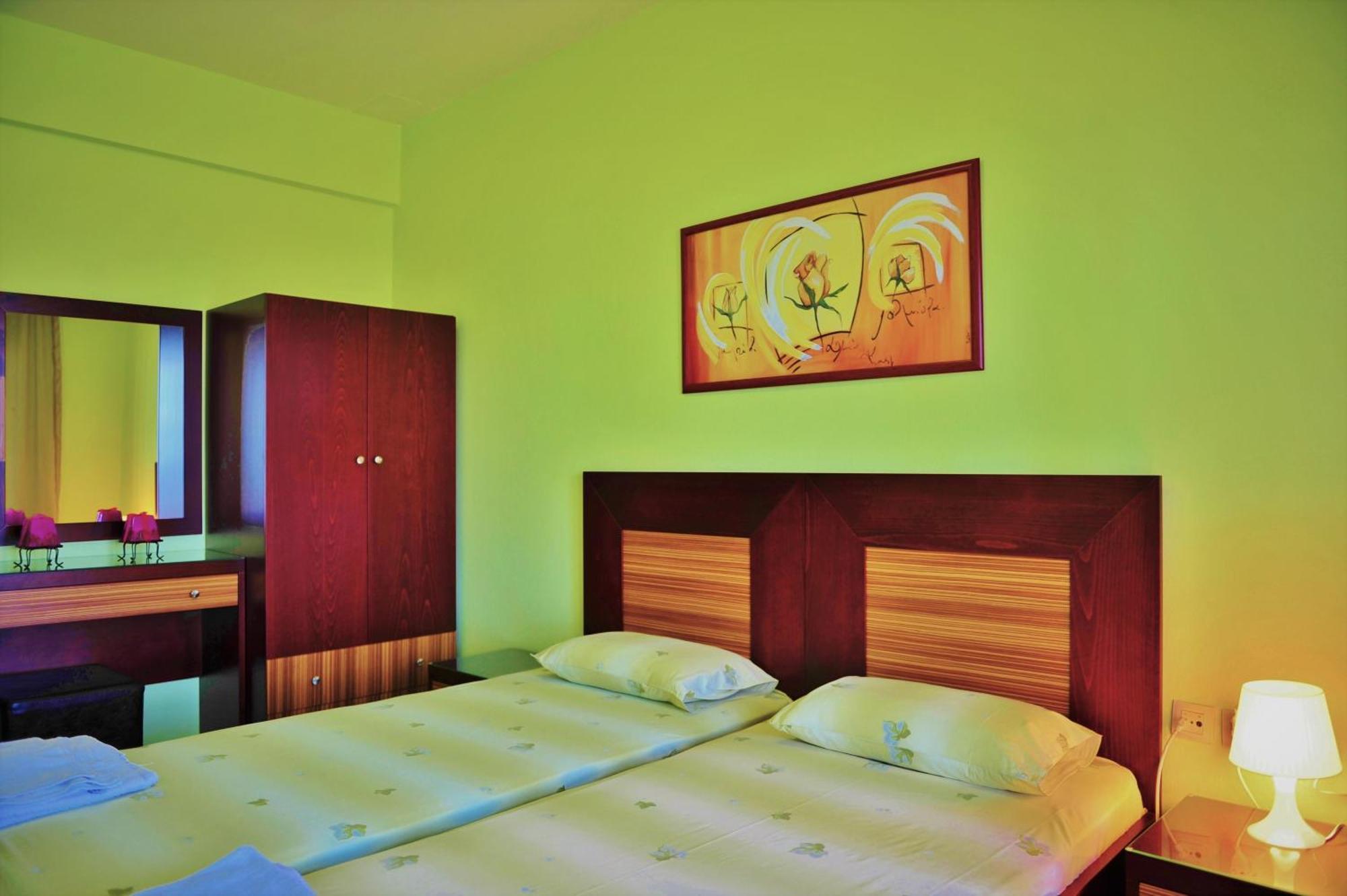 Sunday Resort Gerakini Bagian luar foto